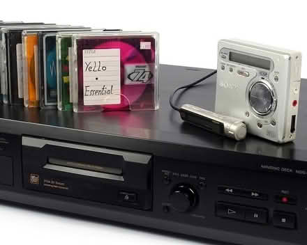 Photo of Minidisc: blank, recorded, machine (L4T) #1