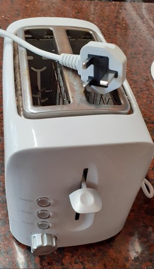 Photo of free 2-slice toaster, one side at a time (High Wych CM21)