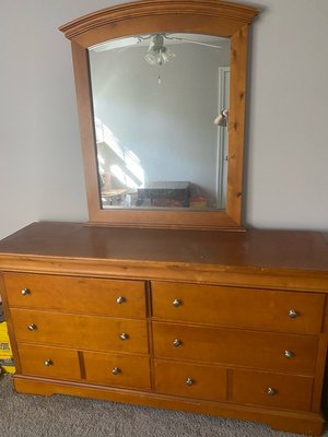 Photo of free Dresser with mirror (30043)