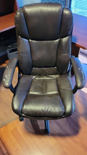 Photo of free Office chair, torn material (75204)