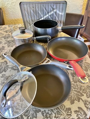 Photo of free Random pots and pans (West Seattle/Highland Park)