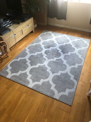 Photo of free Large grey rug (Holloway N7)