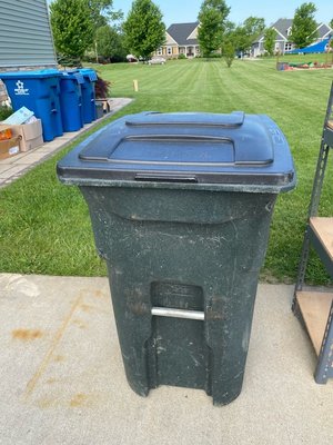 Photo of free Garbage can (Fenton mi)
