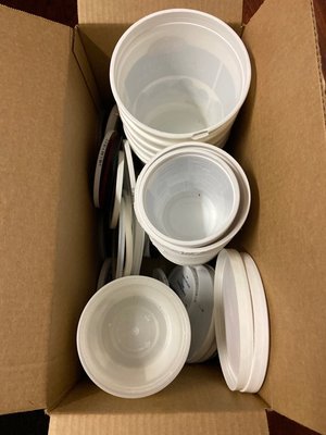 Photo of free Plastic containers with lids (West Rogers Park)