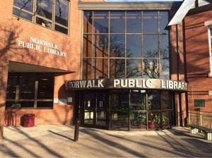 Photo of free books! Norwalk Public Library (Norwalk, CT)
