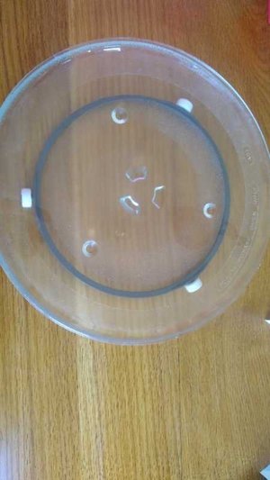 Photo of free 28.5cm microwave plate (Craiglockhart EH14)