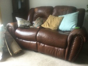 Photo of free 2 seater leather recliner (Cockenzie EH32)
