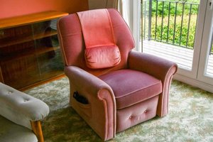 Photo of free Electric reclining chair (Over Kellet LA6)