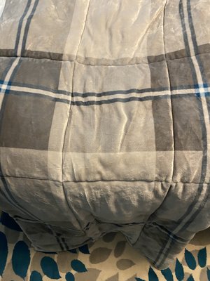 Photo of free Twin Xl comforter (Princeton, NJ)