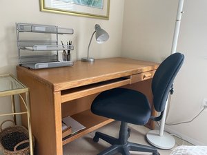 Photo of free Nice desk (1400 Siena dr off branch pike)