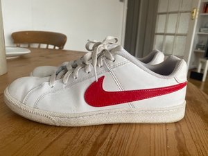 Photo of free Nike trainers size 7 (41) (Lee, SE12)