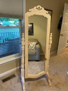 Photo of free Standing Mirror (5 min from central Lee, MA)