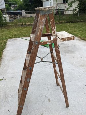 Photo of free wood ladder (60053)
