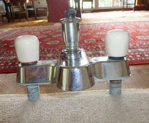 Photo of free bath mixer taps with shower outlet (Henfield BN5)