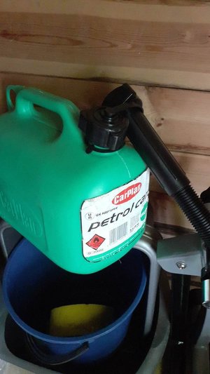 Photo of free Green petrol can with spout (Rushcliffe NG2)