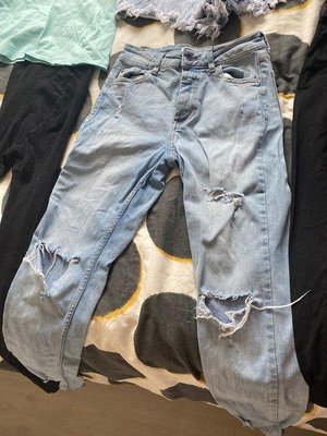 Photo of free Short jeans/ legging and trousers (E14)