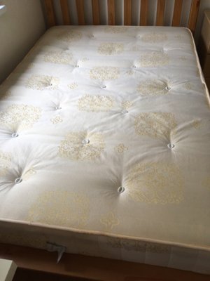 Photo of free Double mattress + mattress topper (Canary Wharf)