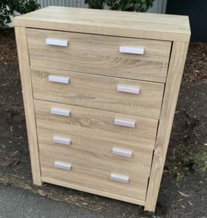 Photo of free Chest of drawers / dresser (Alphington)