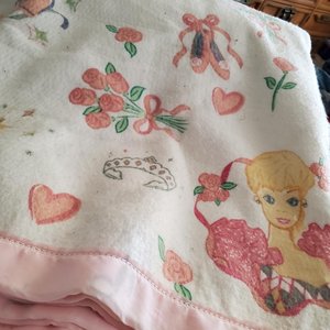 Photo of free Well loved blanket (Ambler 19002)