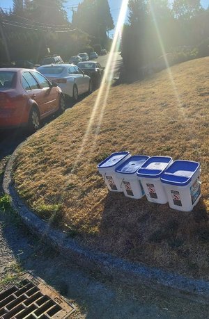 Photo of free 4 Square buckets w/lids (NE Bellevue nr crossroads)