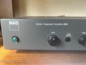Photo of free NAD amplifier (Ryton NE40)