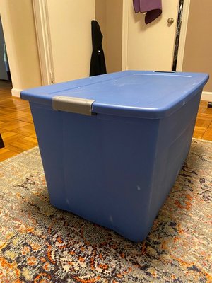 Photo of free Large plastic bin with lid (Cleveland Park)