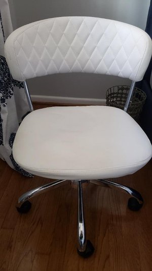 Photo of free Leather desk chair (Dunn Loring VA)
