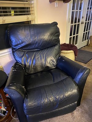 Photo of free Lazy boy leather chair (Overland Park)