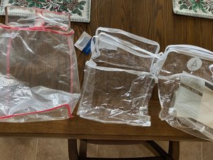 Photo of free plastic bags with zippers (Morgan Hill)