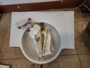 Photo of free Wall hung bathroom sink (Central District/Madrona)