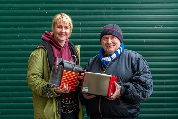 Freegle people picking up items