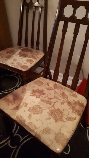 Photo of free Dining table+leaf+6 chairs (Kanata (Kanata (Katimavik))