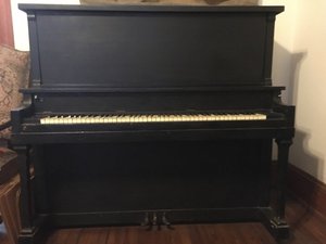 Photo of free piano (DC 20009)
