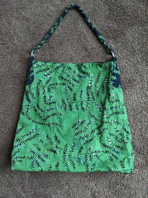 Photo of free green bag w/sequins (Wallingford)