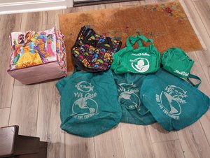 Photo of free reusable (grocery) bags (Petworth neighborhood WDC NW)
