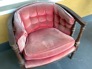 Photo of free Lounge chair (Phinney Ridge)