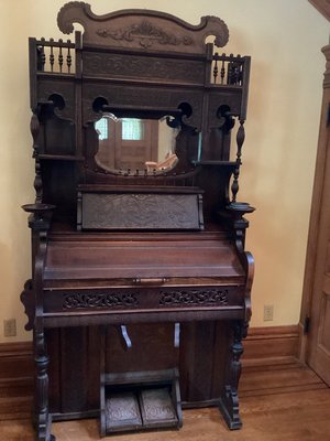 Photo of free Antique Pump Organ (Bryn Mawr)