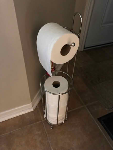 Photo of Toilet paper holder (L5L 5P5) #1