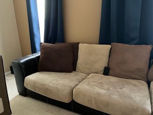 Photo of free Sectional with ottoman (Oakwood)