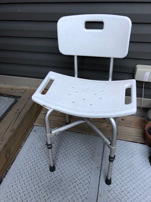 Photo of free Bathtub chair - see picture (L5L 5P5)