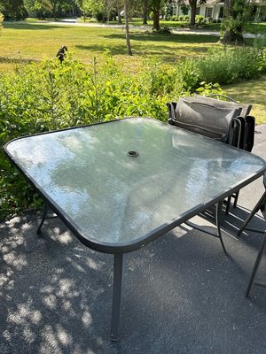 Photo of free 4 person patio table (Geneva, IL)