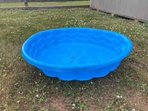 Photo of free toddler pool (Near River Road off 202)