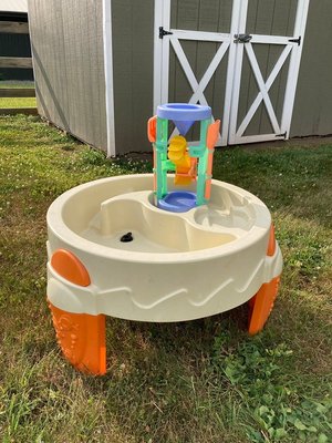 Photo of free water play table (Near River Road off 202)