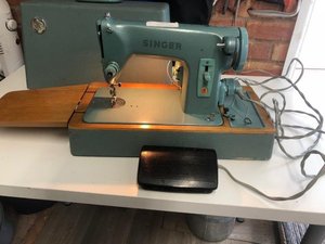 Photo of free Singer sewing machine (Bystock EX8)