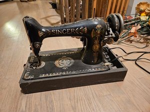Photo of free Antigue Singer Sewing Machine (West Seattle)