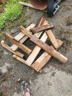 Photo of free wood scraps (virgil)