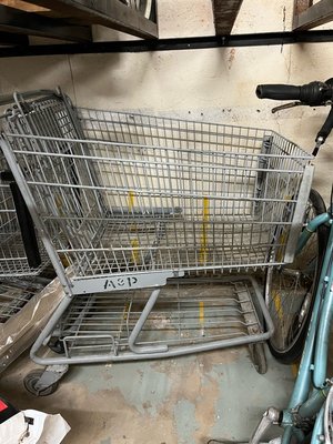 Photo of free shopping carts (Bronx - 10471)