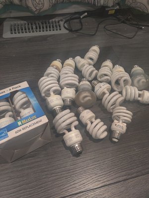 Photo of free CFL lightbulbs (Elk Grove high school area)