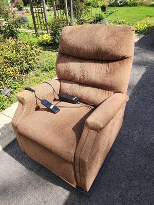 Photo of free Lift Chair/Recliner (Elmhurst: Rt. 83 & North Ave.)