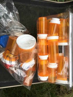 Photo of free lots'o'small plastic containers (Arlington(Rte#3/Bishop School))